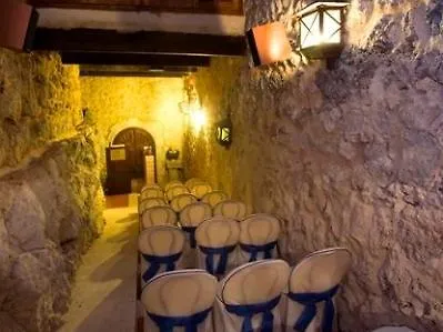 מלון Residencia Real Del Castillo De Curiel 4*