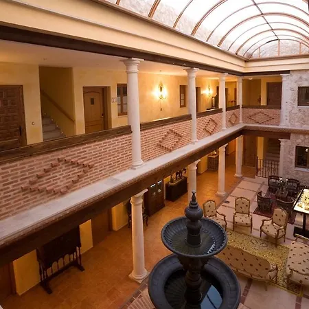 Residencia Real Del Castillo De Curiel