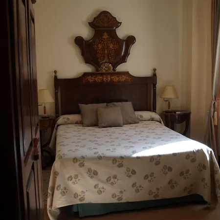 Residencia Real Del Castillo De Curiel Hotel