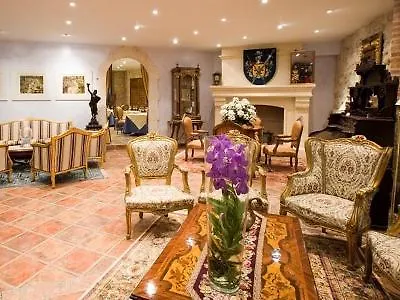 Residencia Real Del Castillo De Curiel Hotel