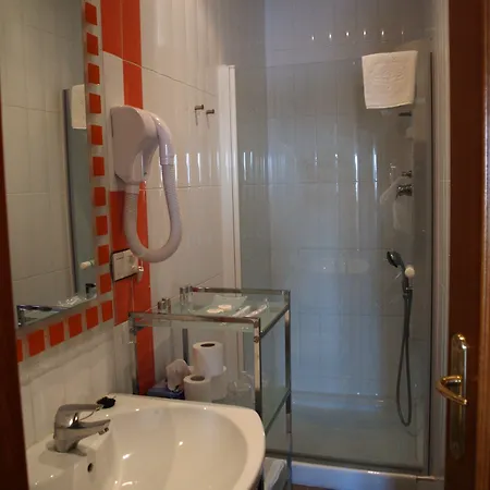 Residencia Real Del Castillo De Curiel Otel 4*