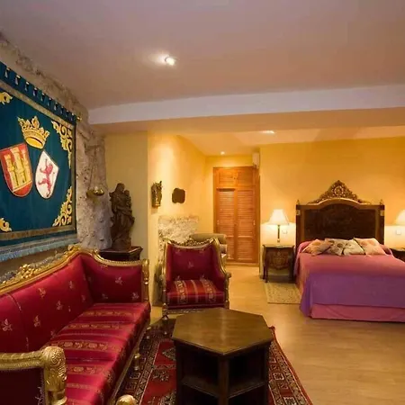 Residencia Real Del Castillo De Curiel Hotel