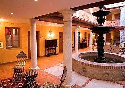 Otel Residencia Real Del Castillo De Curiel