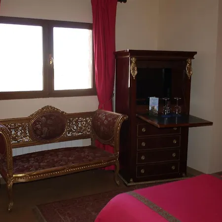 Hotel Residencia Real Del Castillo De Curiel