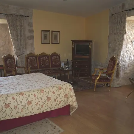 Residencia Real Del Castillo De Curiel 4*