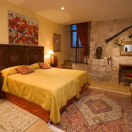 Residencia Real Del Castillo De Curiel מלון Curiel de Duero
