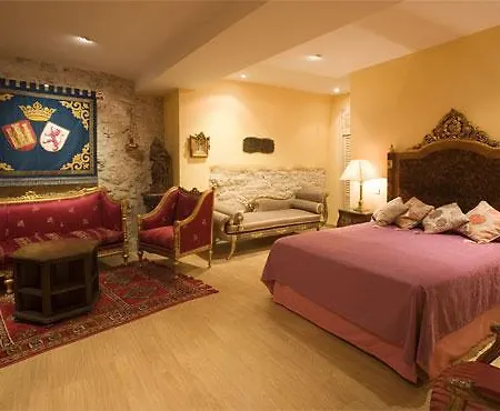 Residencia Real Del Castillo De Curiel Hotel