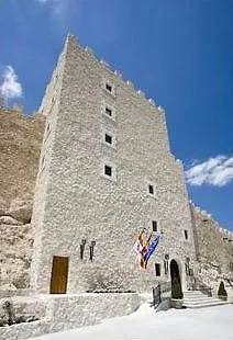 Residencia Real Del Castillo De Curiel מלון 4*