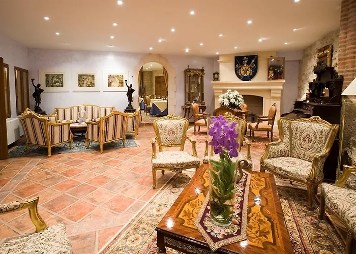 Residencia Real Del Castillo De Curiel 4*