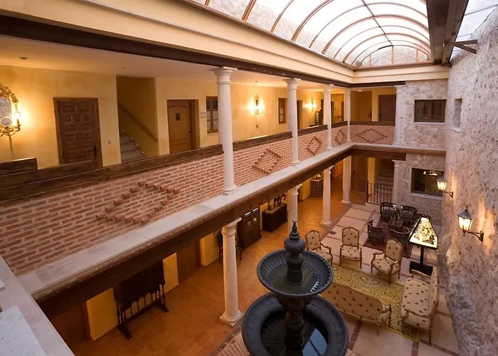 Residencia Real Del Castillo De Curiel