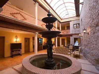 호텔 Residencia Real Del Castillo De Curiel 4*