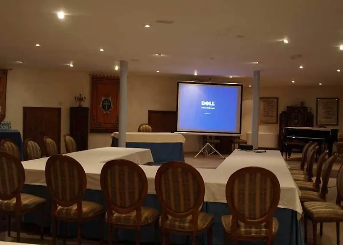 호텔 Residencia Real Del Castillo De Curiel 4*