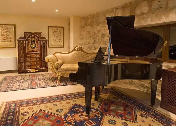 호텔 Residencia Real Del Castillo De Curiel 4*