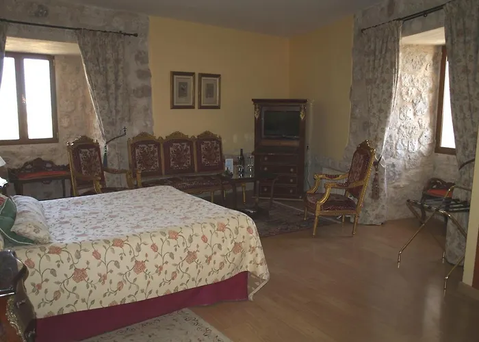 Residencia Real Del Castillo De Curiel 4*