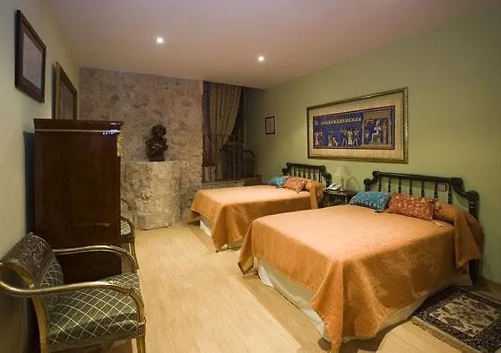 호텔 Residencia Real Del Castillo De Curiel